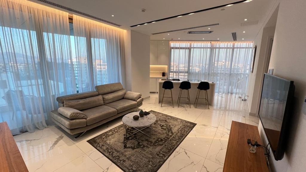 360 Nicosia - 1 Bedroom Luxurious Residence ภายนอก รูปภาพ